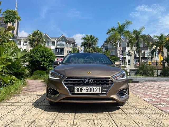 Cần bán gấp chiếc Hyundai Accent 1.4AT sản xuất năm 2019, chính chủ chạy ít