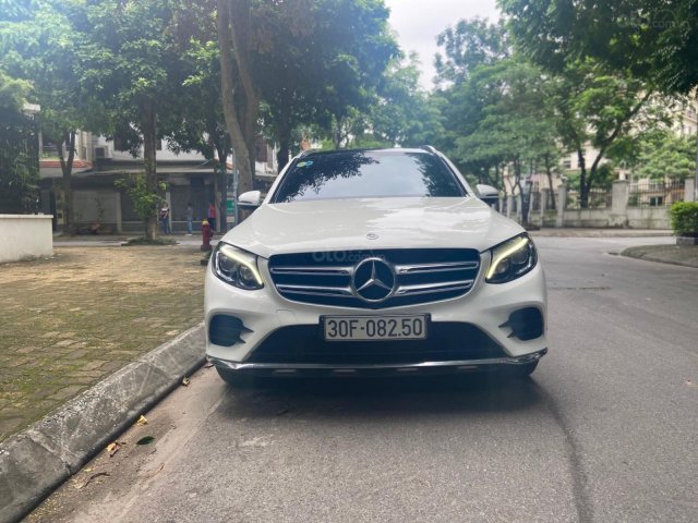 Cần bán Mercedes GLC300 sx 2017, đăng kí 2018, chạy 43.000km, xe đẹp, biển Hà Nội