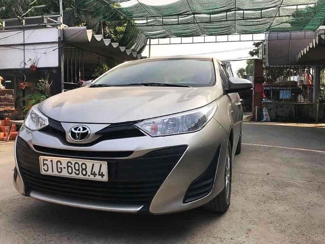 Cần bán Toyota Vios đời 2019 màu ghi vàng, giá tốt