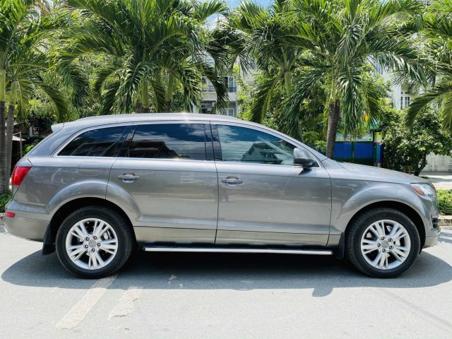 Cần bán xe Audi Q7 đăng ký 2009, màu xám (ghi) chính chủ. Giá 750 triệu đồng0