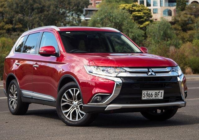 Mitsubishi Outlander 2020, khuyến mãi cực khủng - hỗ trợ trả góp lên đến 80% - đủ màu giao ngay!