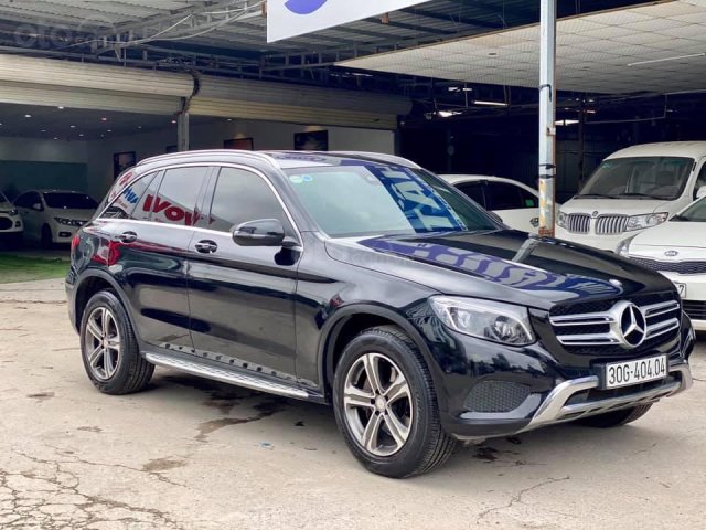 Mercedes-Benz GLC 250 4Matic sx 2016, màu đen, nội thất đen0