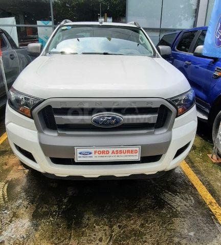 Bán Ford Ranger XLS AT đời 2017, màu trắng