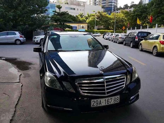 Bán ô tô Mercedes E250 2010, màu đen