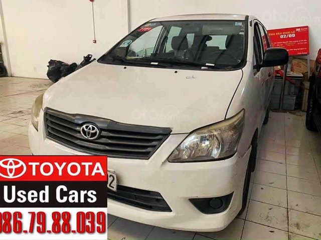 Bán ô tô Toyota Innova đời 2014, màu trắng giá cạnh tranh0