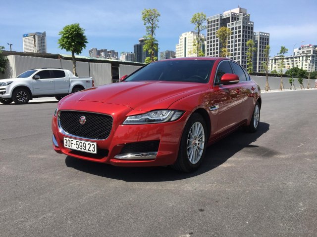 Bán Jaguar XF 2.0 Prestige 2019 gần như mới tinh0