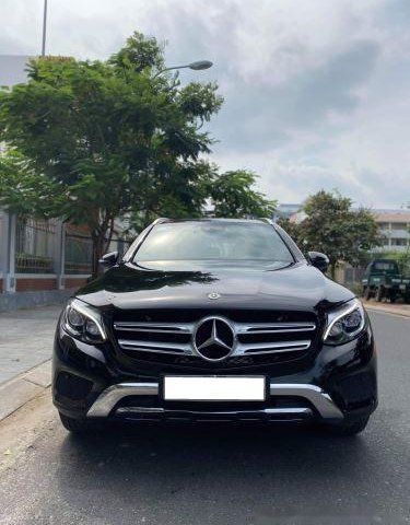 Xe Mercedes GLC-Class sản xuất 2019, màu đen còn mới0