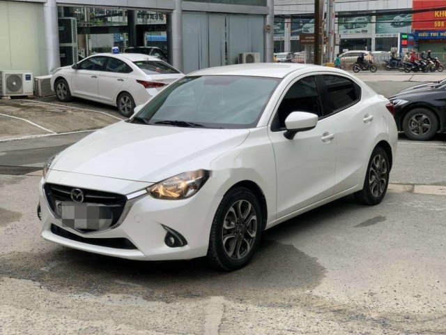 Bán ô tô Mazda 2 đời 2018, màu trắng xe gia đình, giá tốt