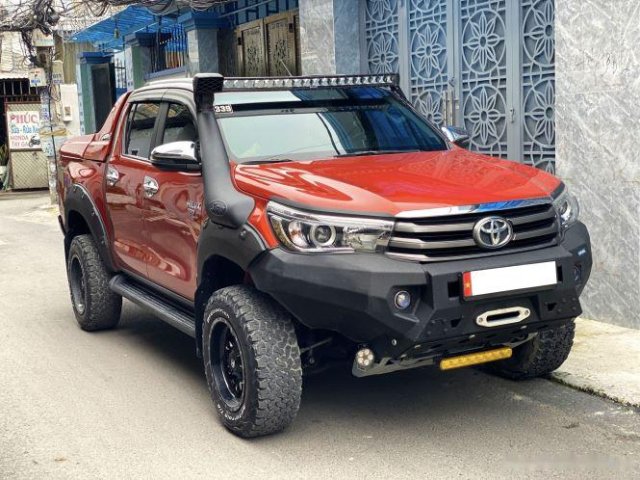 Bán Toyota Hilux sản xuất năm 2018, số tự động, máy dầu, màu cam0