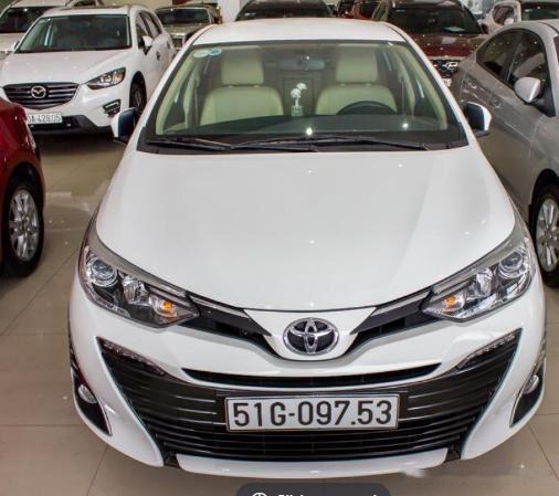 Cần bán lại xe Toyota Vios sản xuất 2018, màu trắng còn mới