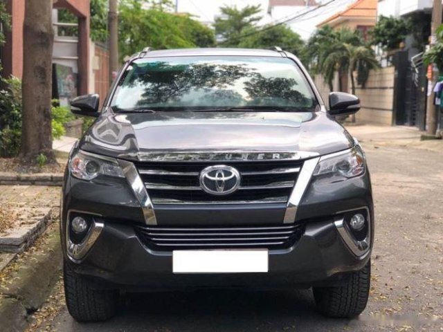 Bán Toyota Fortuner năm sản xuất 2018, màu xám0