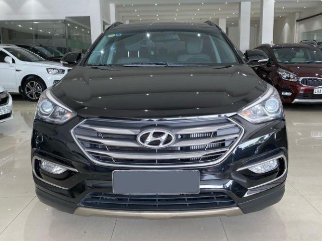 Bán Hyundai Santa Fe sản xuất 2017, màu đen, giá 890tr