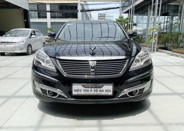 Cần bán Hyundai Equus sản xuất năm 2010, màu đen còn mới, giá tốt0