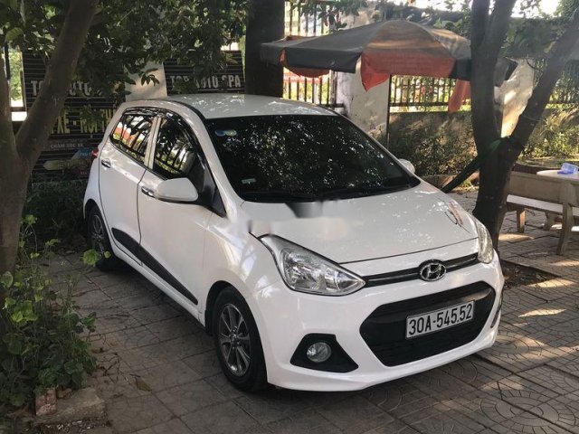 Chính chủ bán Hyundai Grand i10 2015, màu trắng, nhập khẩu0