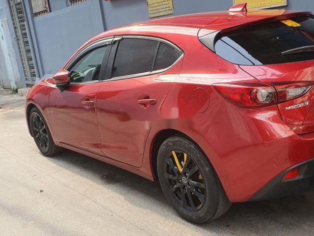 Cần bán Mazda 3 sản xuất năm 2015, màu đỏ0