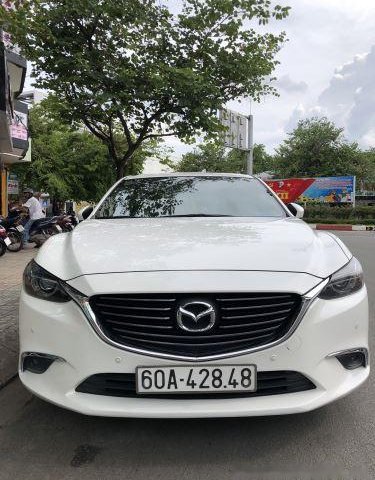 Bán Mazda 6 năm 2017, màu trắng còn mới0