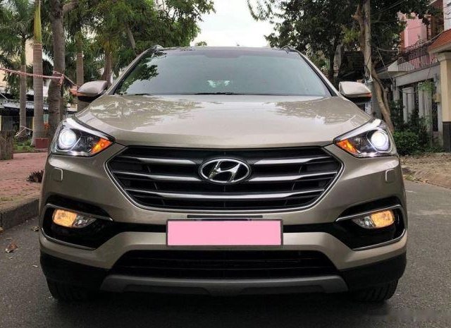 Bán Hyundai Santa Fe năm sản xuất 2019, màu nâu số tự động, full options0