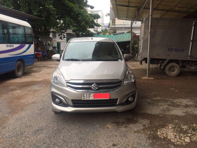 Cần bán xe Suzuki Ertiga đời 2016, màu bạc, giá tốt