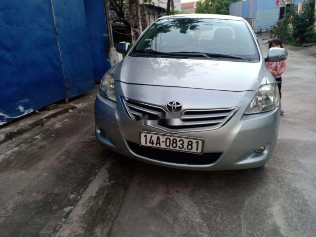 Bán Toyota Vios năm 2012, màu bạc0