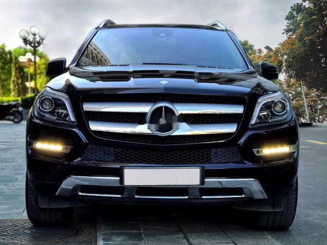 Cần bán xe Mercedes GL400 đời 2014, màu đen số tự động0