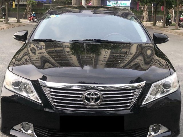 Bán gấp chiếc Toyota Camry 2.5Q sản xuất 2014, xe chính chủ giá mềm