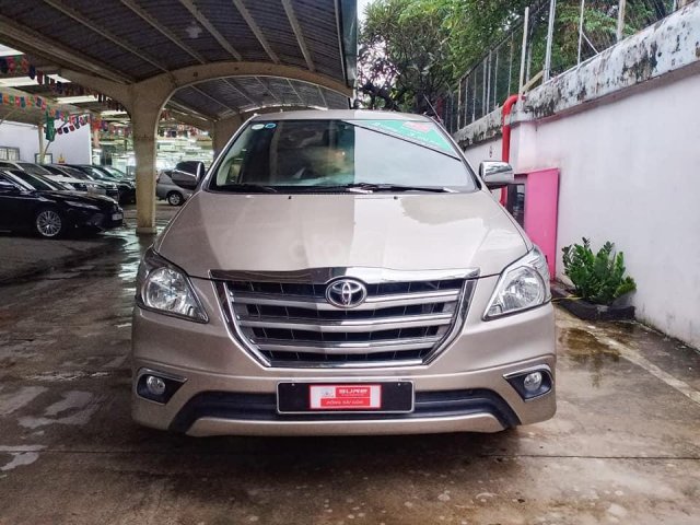 Bán Toyota Innova 2.0V 2014 màu vàng cát0