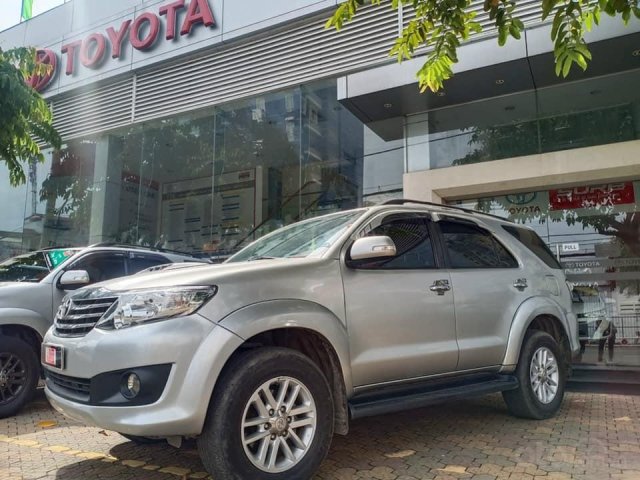 Bán Toyota Fortuner 2.5G 2014 màu bạc