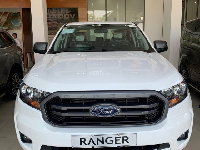 " HOT" Ford Ranger XLS AT 2020 - Nâng cấp đáng giá, ưu đãi chỉ 650tr - giảm 20tr tiền mặt - hàng loạt phụ kiện chính hãng