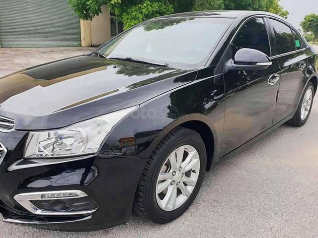 Bán xe Chevrolet Cruze sản xuất 2016, màu đen còn mới