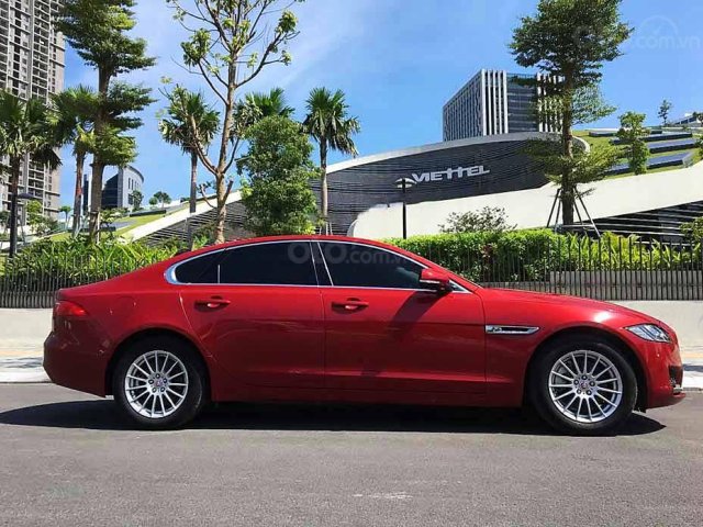 Bán xe Jaguar XF sản xuất năm 2018, màu đỏ, xe nhập còn mới0