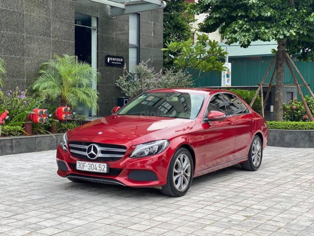 Cần bán xe Mercedes C200 sản xuất 2016, màu đỏ0