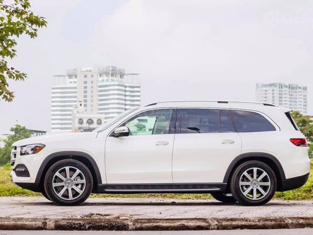 Bán nhanh Mercedes GLS450 đời 2021, màu trắng0