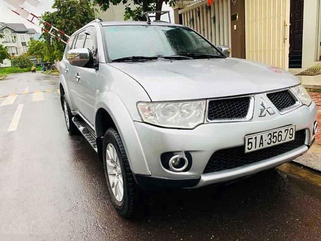 Xe Mitsubishi Pajero Sport năm sản xuất 2012, màu xám còn mới