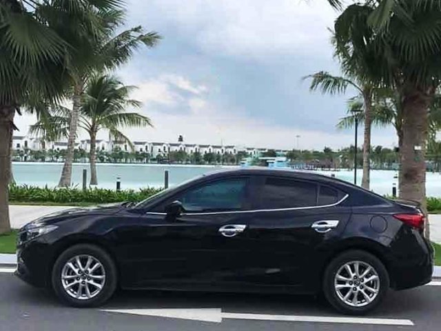 Bán Mazda 3 sản xuất 2017, màu đen còn mới, giá tốt0