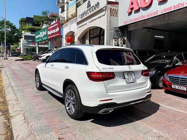 Bán Mercedes GLC-Class năm 2016, màu trắng còn mới