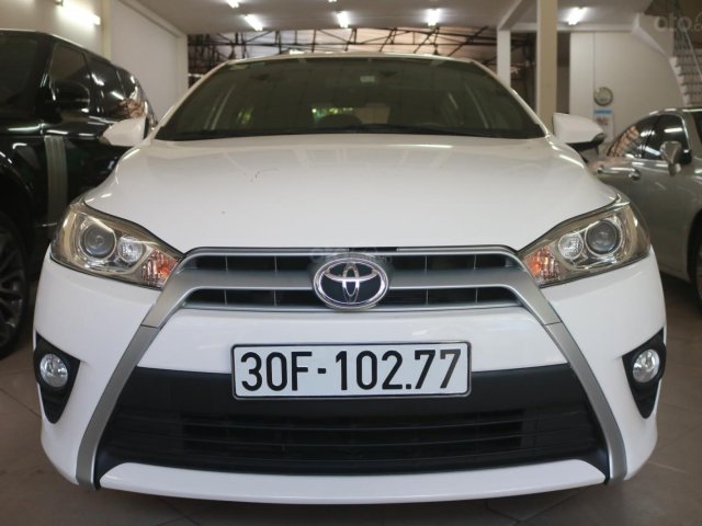 Bán xe Toyota Yaris 2016, model 2017, màu trắng0