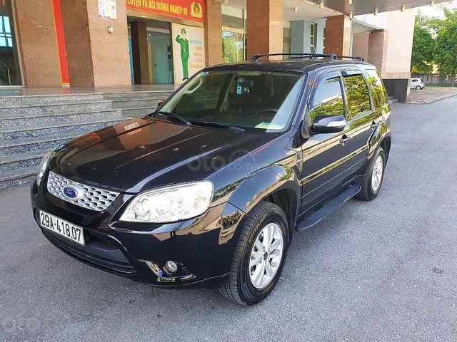 Cần bán xe Ford Escape sản xuất 2011, màu đen còn mới0