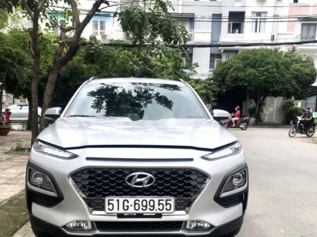 Cần bán gấp Hyundai Kona 2.0ATH đời 2018, màu bạc như mới0