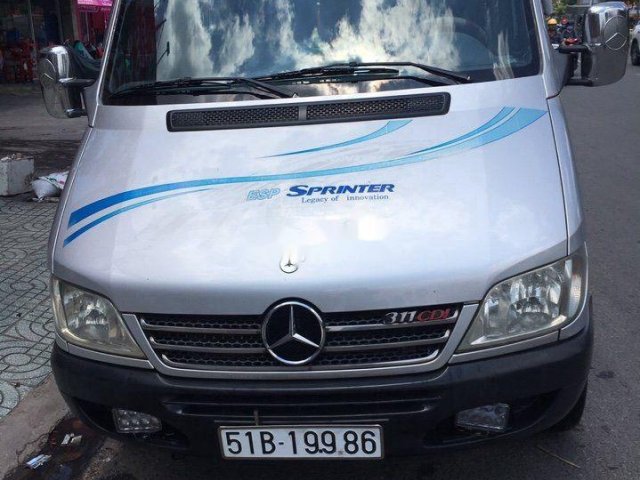 Cần bán gấp Mercedes Sprinter đời 2006, màu bạc, 135tr0