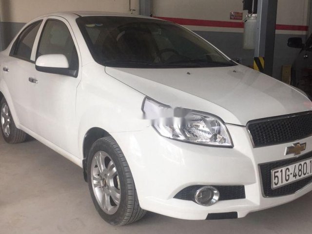 Cần bán gấp Chevrolet Aveo sản xuất 2017, giá tốt, chính chủ sử dụng