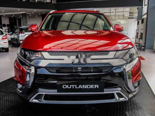 Bán xe Mitsubishi Outlander CVT năm sản xuất 2020, xe giá thấp, còn mới0