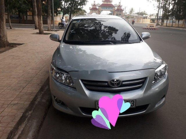 Cần bán gấp Toyota Corolla Altis năm sản xuất 2010, xe gia đình giá mềm