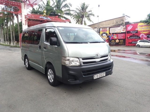 Toyota Hiace model 2012, gắn thêm đồ chơi, nút đề nổ máy, remote đề nổ từ xa, xe nhà trùm mền không chạy, cực mới