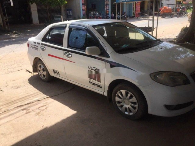 Bán Toyota Vios sản xuất năm 2005, màu trắng số sàn, giá chỉ 110 triệu0