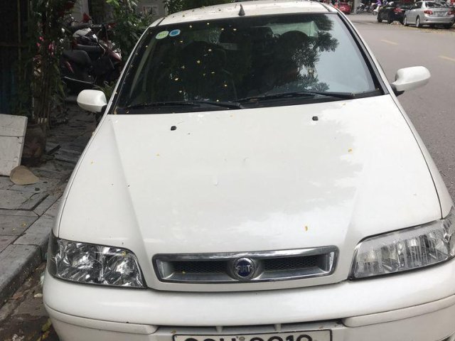 Cần bán gấp Fiat Albea sản xuất năm 2004, màu trắng, giá 105tr0