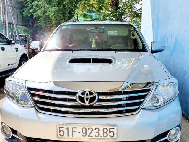 Chính chủ bán Toyota Fortuner năm 2016, màu bạc