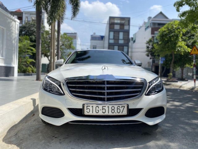 Bán ô tô Mercedes C250 đời 2017, màu trắng chính chủ