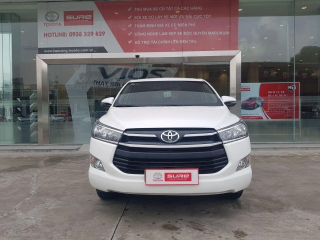Cần bán xe Toyota Innova 2.0E 2018, màu trắng xe đi 73.500km - xe chất giá tốt0