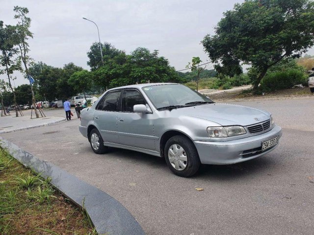 Bán xe Toyota Corolla năm sản xuất 2000, màu bạc còn mới, giá chỉ 140 triệu