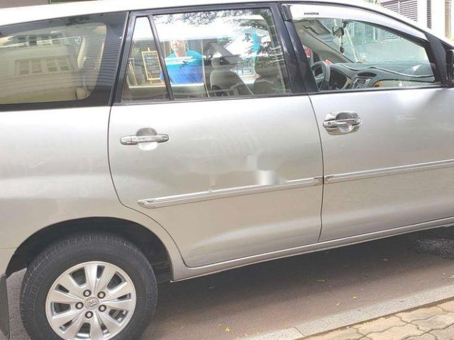 Cần bán gấp Toyota Innova năm sản xuất 2010, nhập khẩu còn mới, 300 triệu